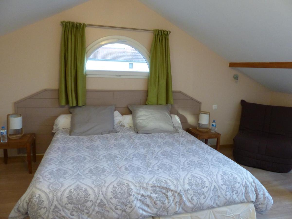 Bed and Breakfast Les Enselmes Montagnieu  Exterior foto